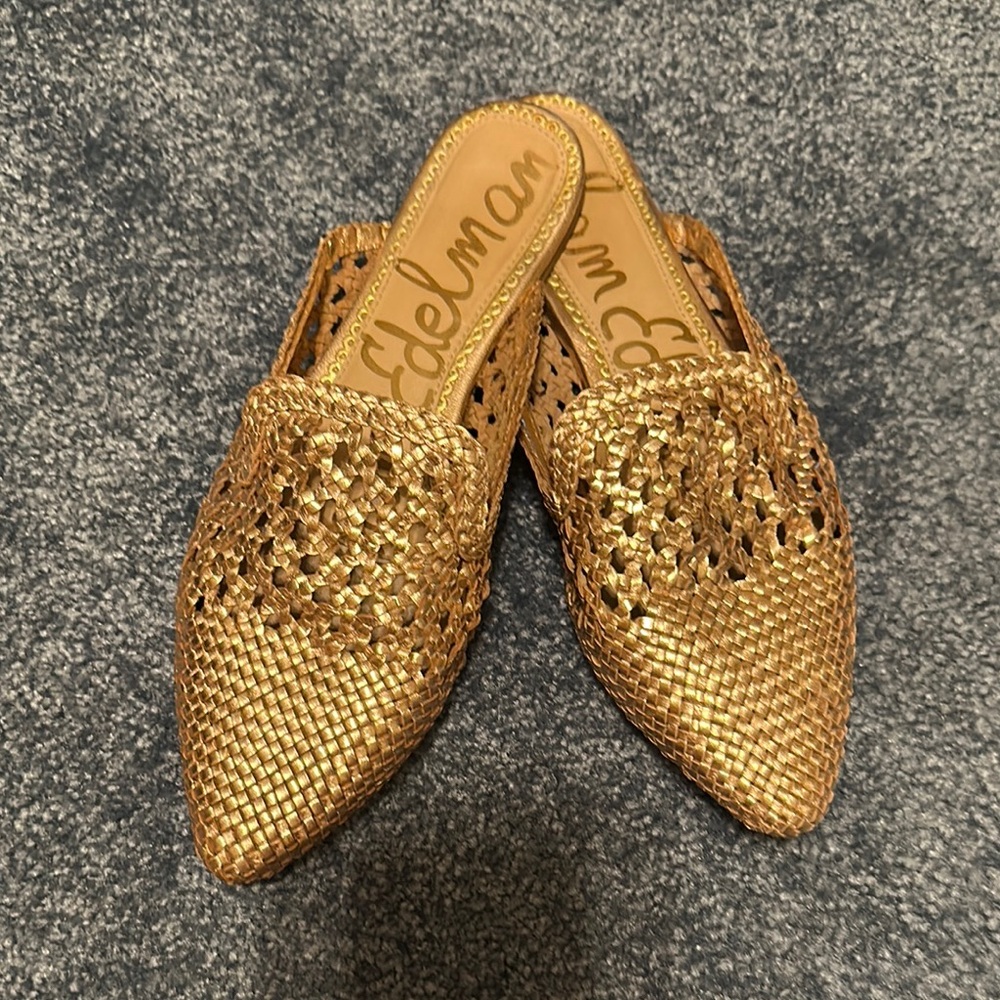 Sam Edelman rose Gold Woven Women's Mules
Good used condition